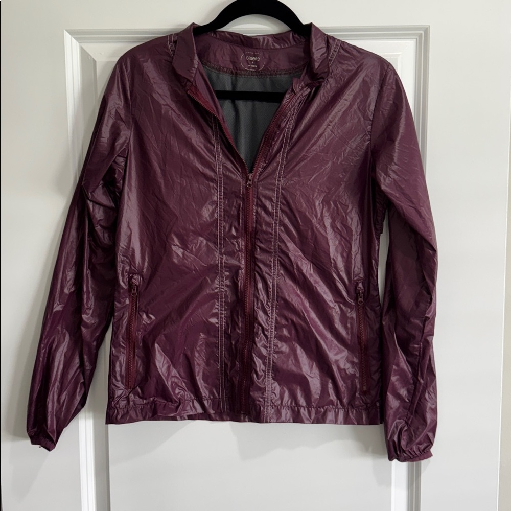 Oiselle light rain jacket / wind breaker